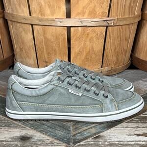 Taos Moc Star Distressed Sage Green Canvas Comfort Sneakers Womens Size 8.5